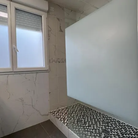 Location 3 Spacieuses Dans 2 Mn Rer Saint Georges Homestay Bussy-Saint-Georges