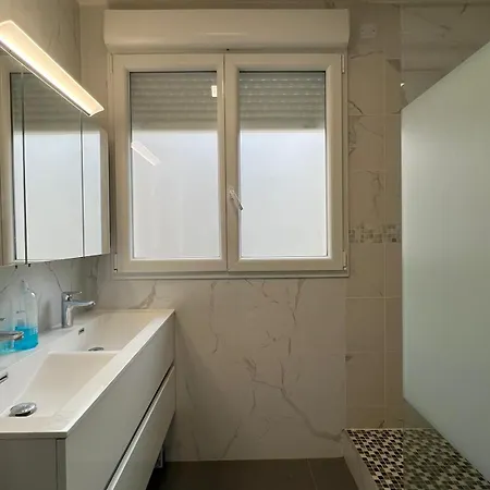 Homestay Location 3 Spacieuses Dans 2 Mn Rer Saint Georges *